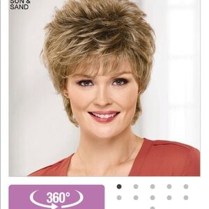 Lovely wig just about anyone can wear.